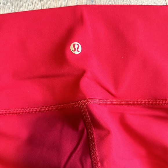 wunder under 25" luxtreme dark red 2022 lunar new year size 2 lululemon nwt - Picture 8 of 15